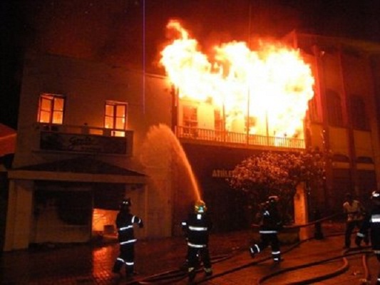 incendio-casa incendio-casa